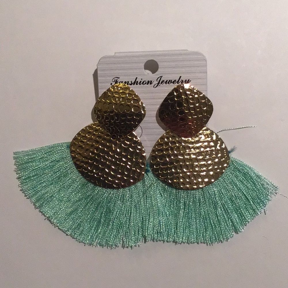 💚Light teal gold tone tassel earrings💚